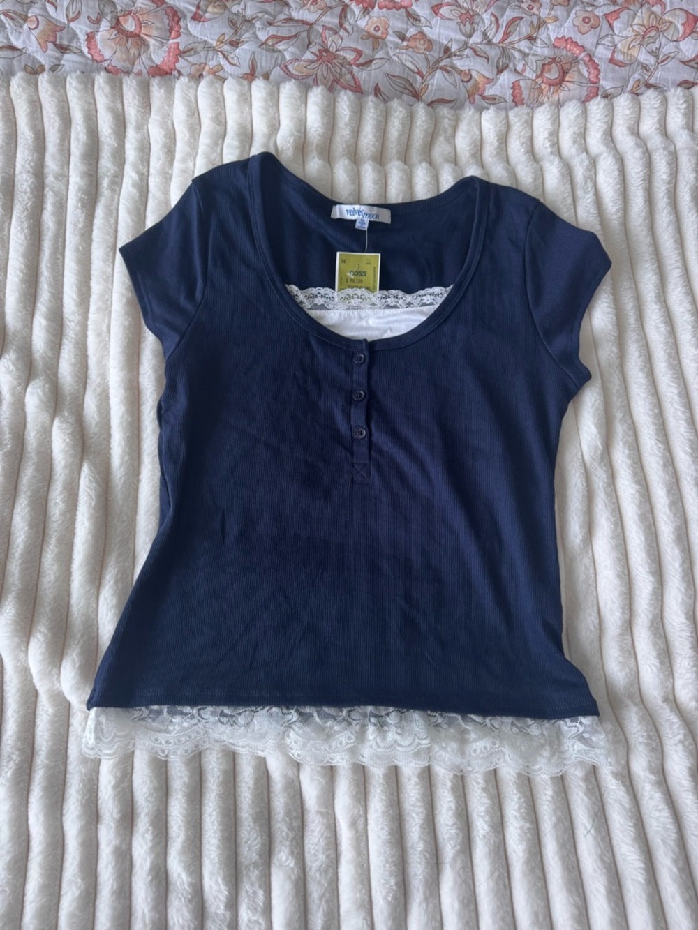 Velvet by Graham & Spencer Navy Blue Lace-Trim Short Sleeve Top